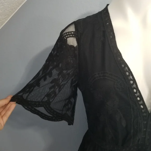 Haute Monde Black Floral Lace Boho Mini Dress Plunge Neckline Women's Large NWT. - Picture 3 of 13
